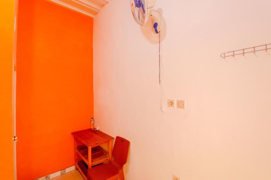 Pinky Guest House Syariah Kota Batu Exterior photo