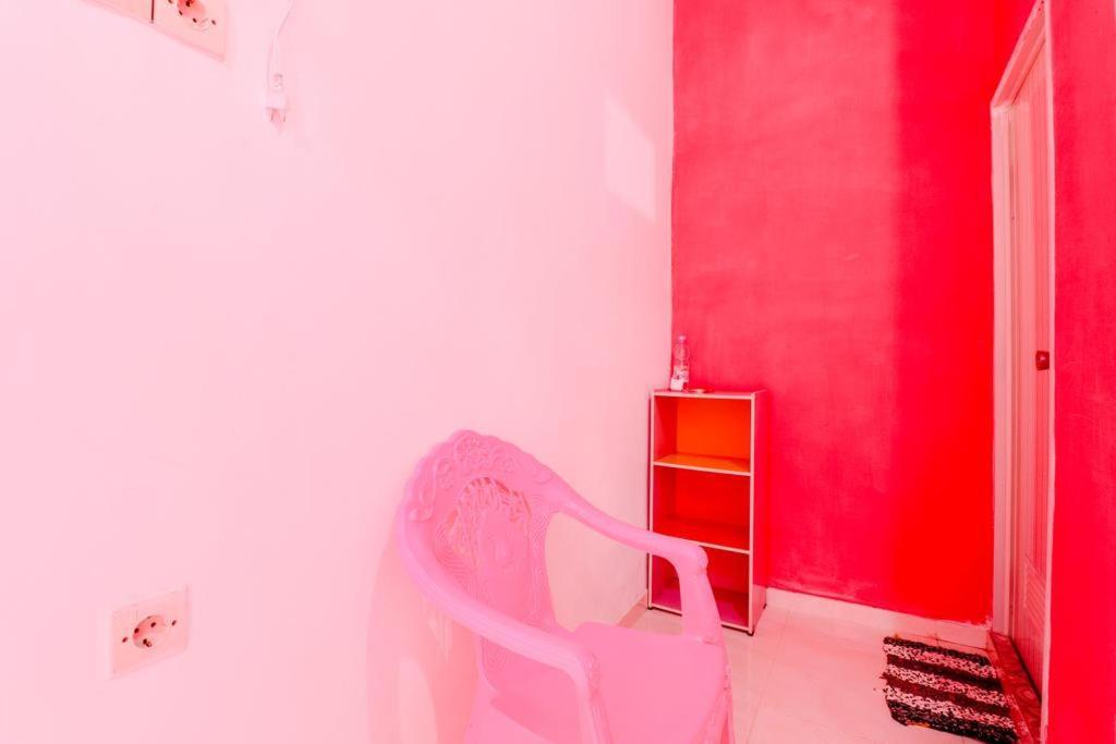Pinky Guest House Syariah Kota Batu Exterior photo